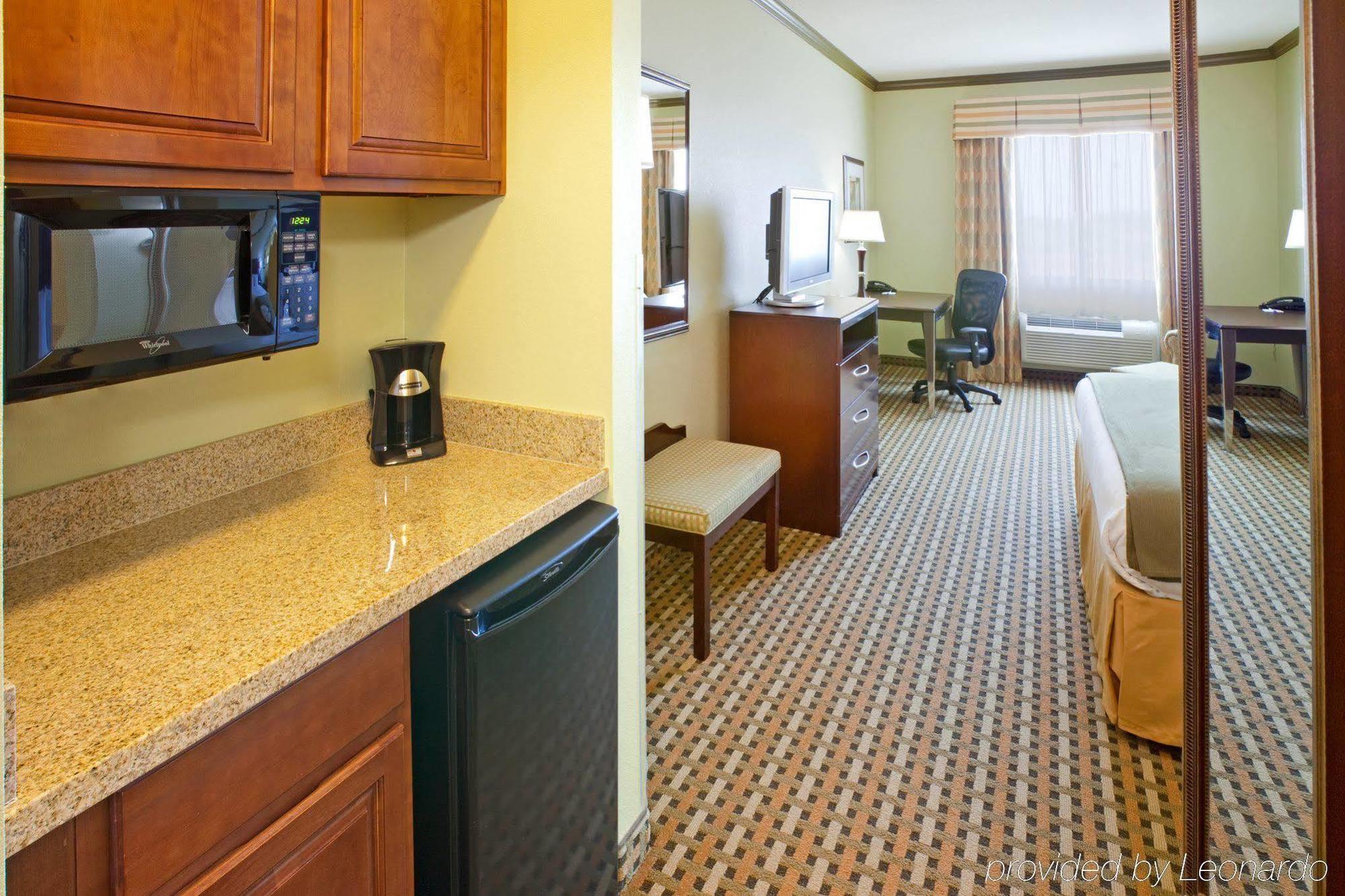 Holiday Inn Express & Suites Fort Worth - Fossil Creek By Ihg Værelse billede